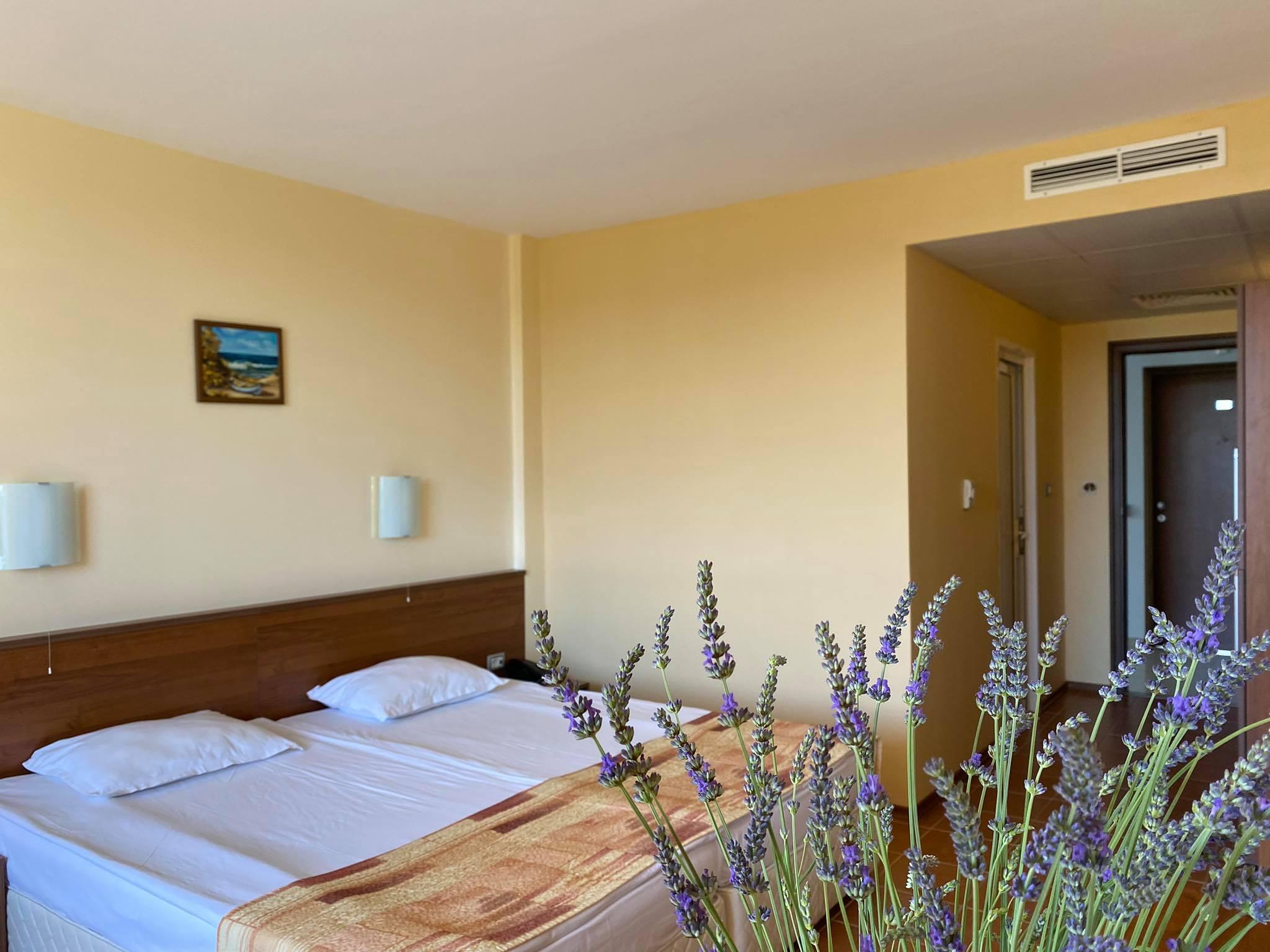 Hotel Plamena Palace Primorsko Exteriör bild