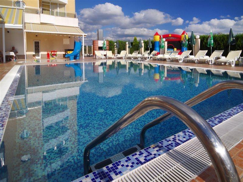 Hotel Plamena Palace Primorsko Exteriör bild