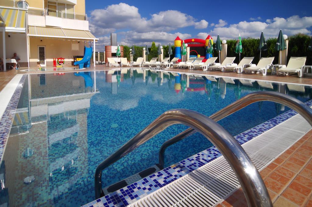 Hotel Plamena Palace Primorsko Exteriör bild