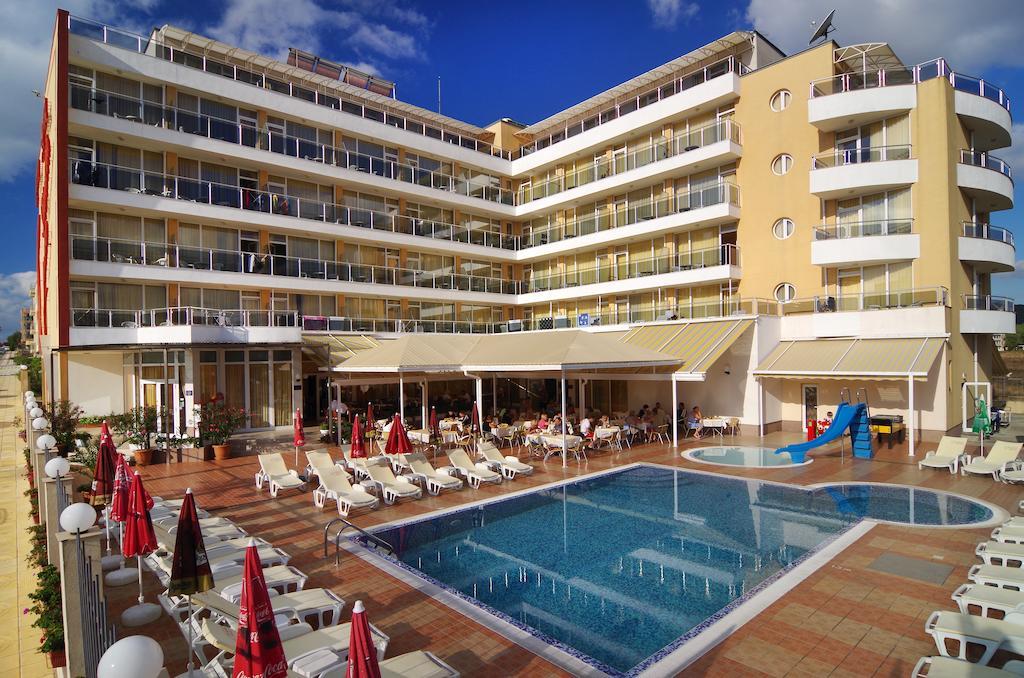 Hotel Plamena Palace Primorsko Exteriör bild